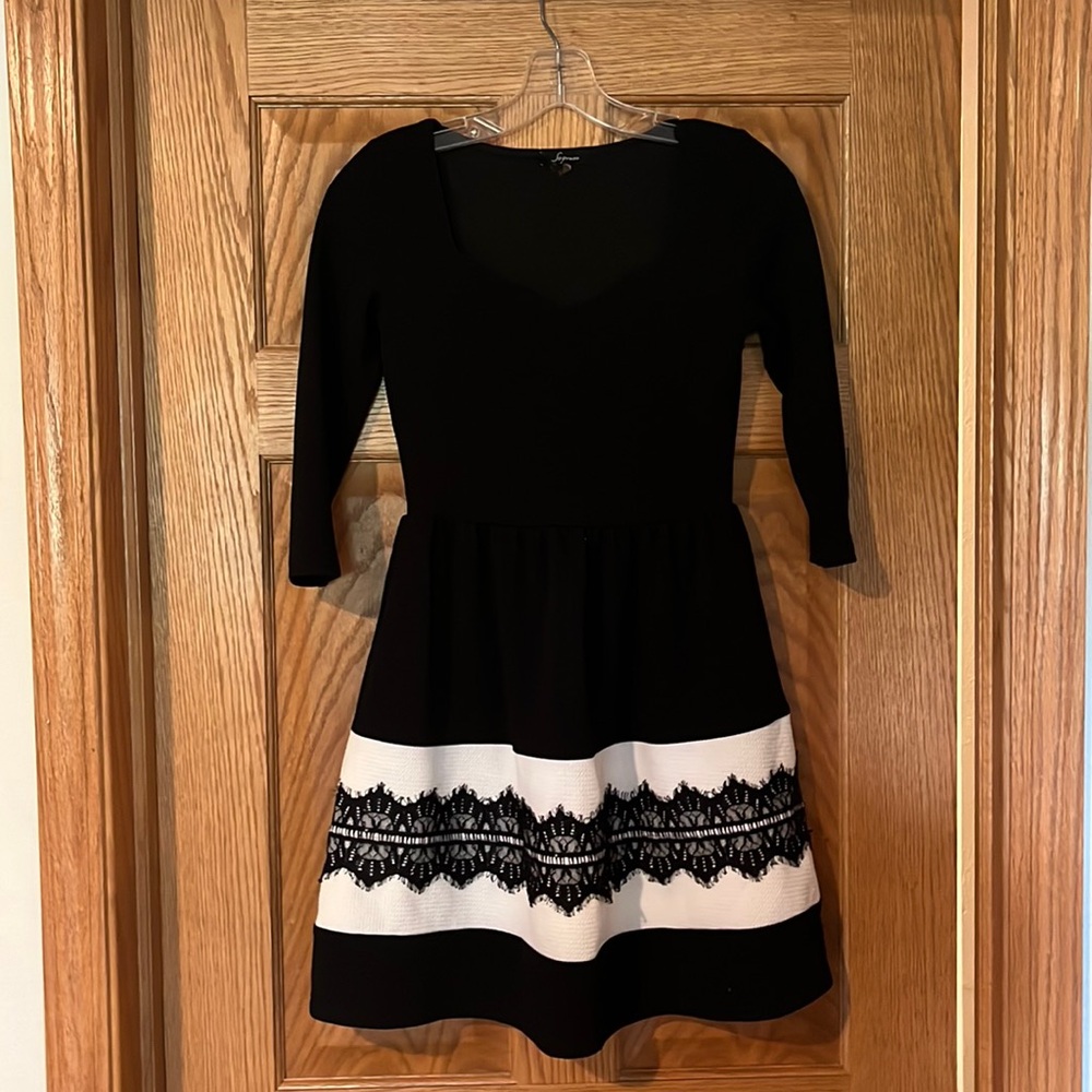 Soprano 3/4 sleeve black and white dress with lace size small